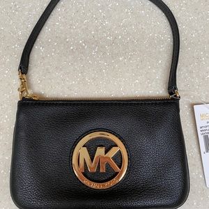 MICHAEL KORS SMALL PURSE/WALLET WITH STRAP/ BLACK